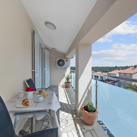 Apartment Summer House Pula