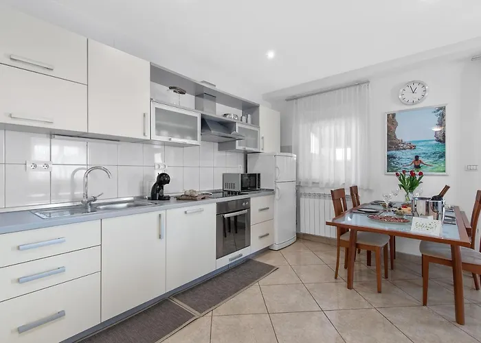 Summer House Πούλα